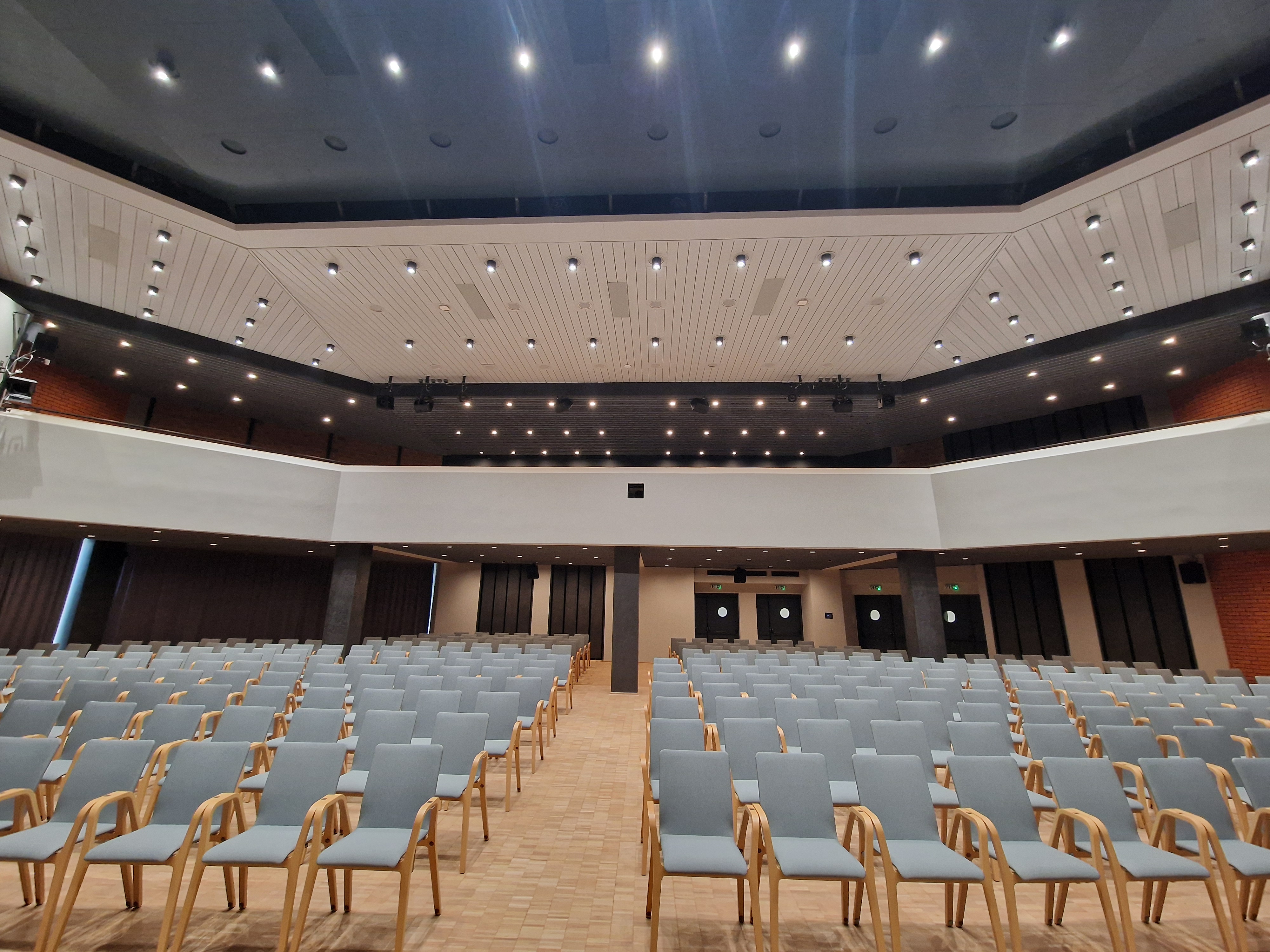Rekonstrukce velkého sálu a kavárny Kulturního centra Vizovice